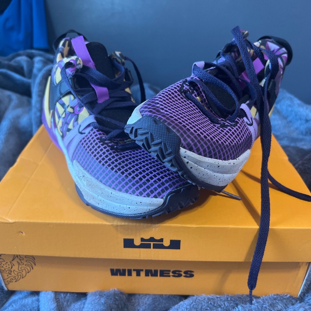 Nike shoes